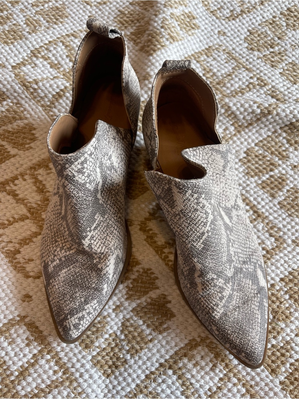 Universal Thread Snake Print Pointed Ankle Booties in Gray and Creamy